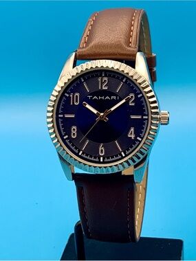 TAHARI By ACCUTIME Men’s Quartz Wristwatch Fluted Bezel Working New Battery